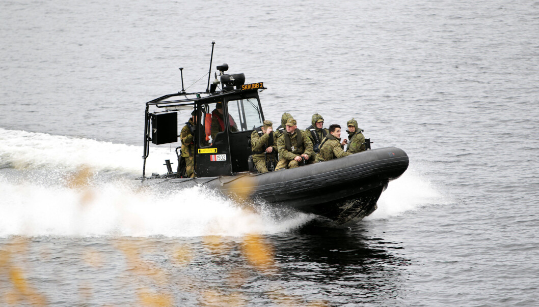 GRUNNSTØT: En patruljebåt fra GSV gikk på grunn på russisk side med fem soldater om bord. GRUNNSTØT: En patruljebåt fra GSV gikk på grunn på russisk side med fem soldater om bord.