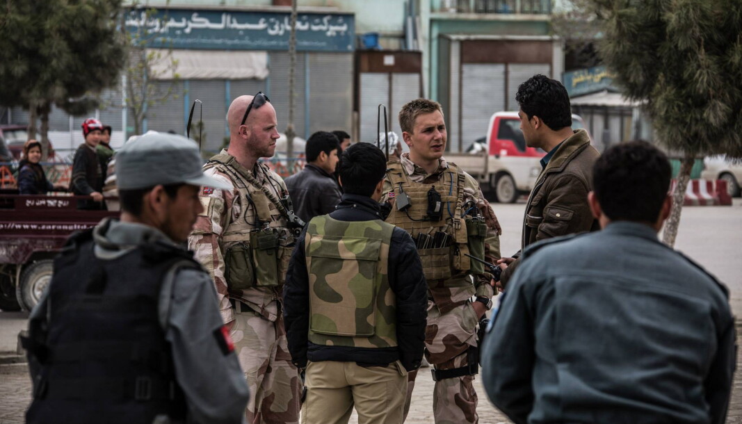 MAZAR-E SHARIF: Norske soldater på patrulje i Maza e-Sharif. Nå føler flere afghanere som har jobbet for norske styrker seg utrygge ettersom Taliban erobrer stadig større områder. MAZAR-E SHARIF: Norske soldater på patrulje i Maza e-Sharif. Nå føler flere afghanere som har jobbet for norske styrker seg utrygge ettersom Taliban erobrer stadig større områder.