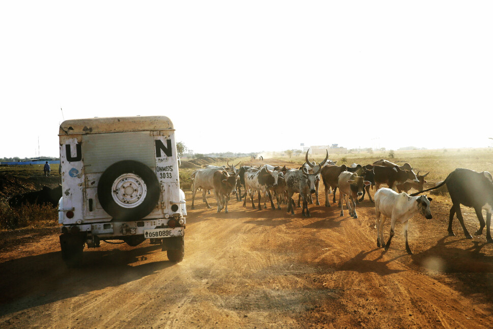 FN: Et FN-kjøretøy på veien mellom Support Base Malakal og flyplassen i Malakal, Sør-Sudan.