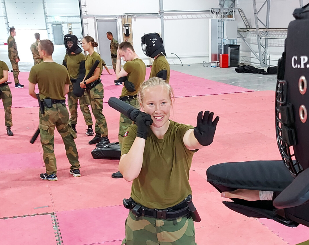 SMELLER TIL: Fine forhold for trening og skolering, konstaterer Linn Øygarden som går LS på Værnes. SMELLER TIL: Fine forhold for trening og skolering, konstaterer Linn Øygarden som går LS på Værnes.