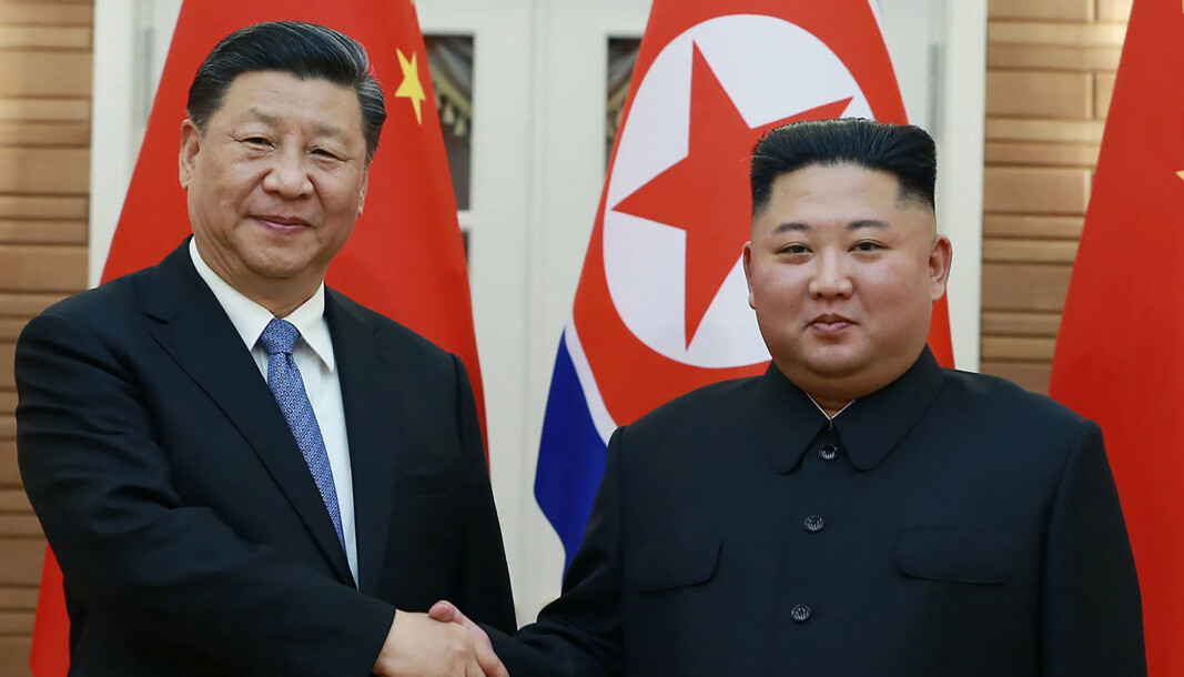 ØNSKER STERKER BÅND: Kinas president Xi Jinping og Nord-Koreas statsleder Kim Jong-un, her under et møte i Pyongyang i 2019. ØNSKER STERKER BÅND: Kinas president Xi Jinping og Nord-Koreas statsleder Kim Jong-un, her under et møte i Pyongyang i 2019.