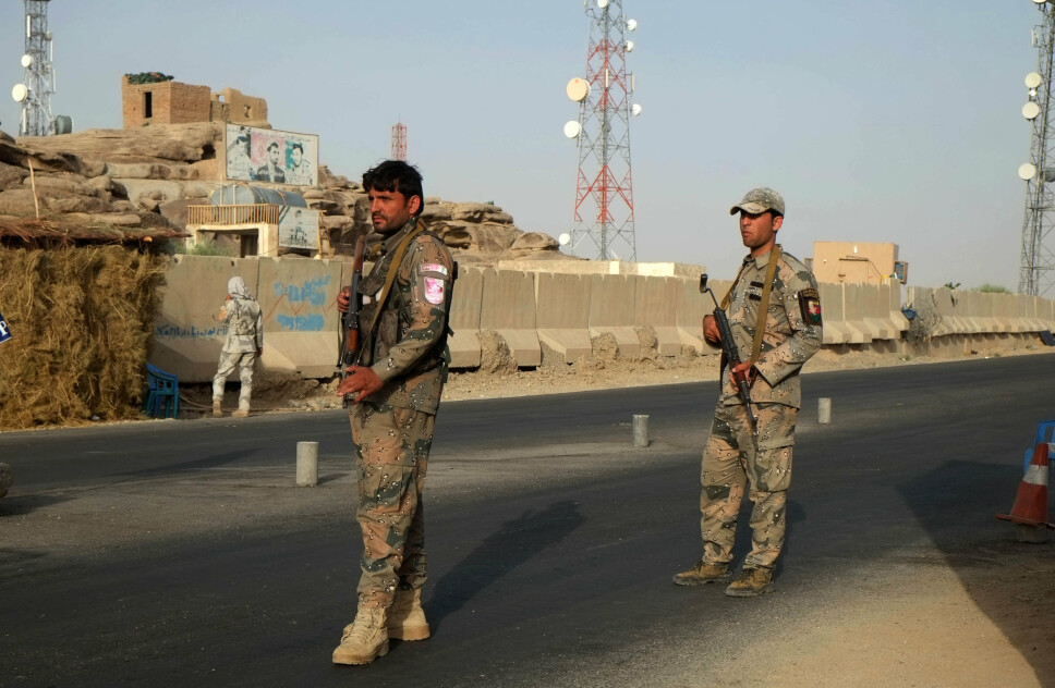 KANDAHAR: Afghanske soldater i Spin Boldak 27. juni i år. Nå skal byen være tatt av Taliban.