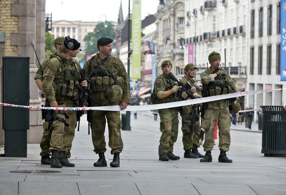 INNSATSSTYRKE DERBY: Soldater fra tropp 1 utenfor Stortinget 23. juli 2011