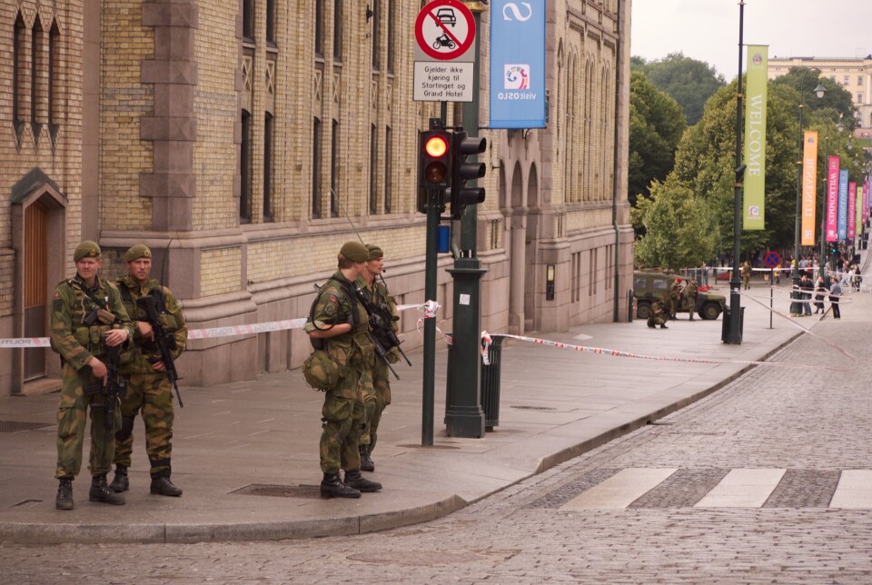 VAKT: Soldater fra Heimevernet utenfor Stortinget i 2011.