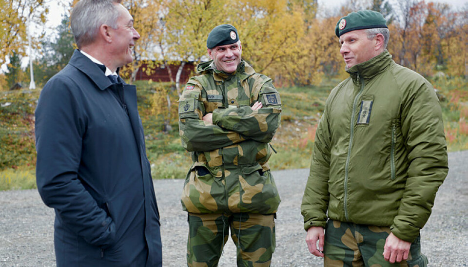 SJEFSTRIO: Sjef Finnmark landforsvar ,Tomas Beck (t.h.) sammen med forsvarsminister Frank Bakke-Jensen og sjef Hæren, Lars Lervik.