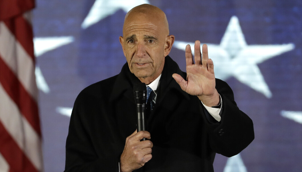 TRUMP-MEDARBEIDER: Daværende leder for Donald Trumps innsettelseskomité Tom Barrack taler under feiringen av Trumps innsettelse som president 19. januar 2017. TRUMP-MEDARBEIDER: Daværende leder for Donald Trumps innsettelseskomité Tom Barrack taler under feiringen av Trumps innsettelse som president 19. januar 2017.