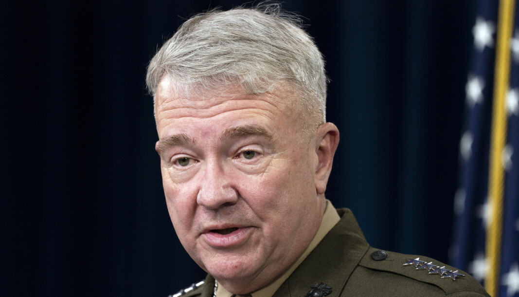 LUFTANGREP: General Kenneth McKenzie leder sentralkommandoen i den amerikanske hæren. Han sier USA vil fortsette å gjennomføre luftangrep i kampen mot Taliban. Bildet er fra en brif i det hvite hus 22. juli. LUFTANGREP: General Kenneth McKenzie leder sentralkommandoen i den amerikanske hæren. Han sier USA vil fortsette å gjennomføre luftangrep i kampen mot Taliban. Bildet er fra en brif i det hvite hus 22. juli.