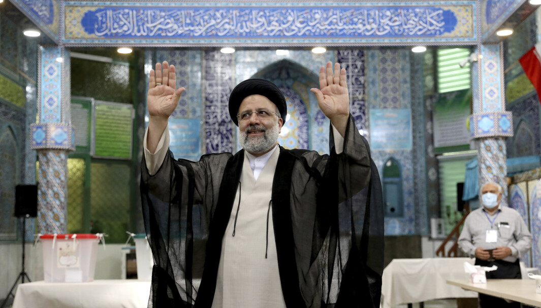 IRAN: Ultrakonservative Ebrahim Raisi tas denne uka i ed som Irans nye president. En av hans største utfordringer blir atomforhandlingene med Vesten. IRAN: Ultrakonservative Ebrahim Raisi tas denne uka i ed som Irans nye president. En av hans største utfordringer blir atomforhandlingene med Vesten.