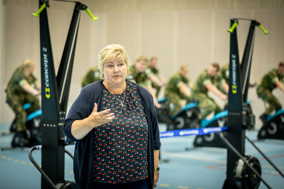 VALGKAMP: Statsminister Erna Solberg besøkte Ørlandet flystasjon med pressen på slep i slutten av juli.