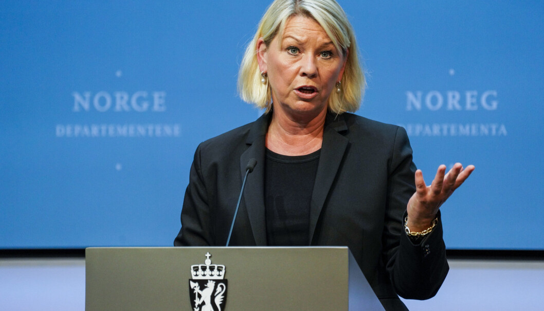 ASYL: Justis- og beredskapsminister Monica Mæland (H) åpner for at noen asylsøknader fra tidligere ansatte i Afghanistan kan behandles i lys av den alvorlige situasjonen i landet ASYL: Justis- og beredskapsminister Monica Mæland (H) åpner for at noen asylsøknader fra tidligere ansatte i Afghanistan kan behandles i lys av den alvorlige situasjonen i landet
