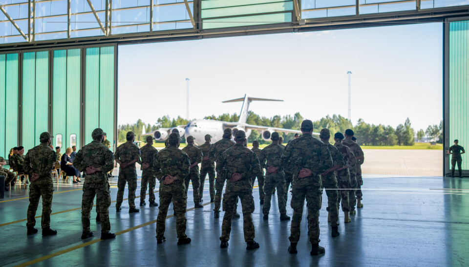 STYRKER: Mottakelse for de siste norske kampstyrkene som i juni kom med fly fra Afghanistan til den militære delen av Gardermoen.