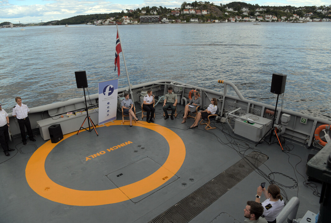 ARENDALSUKA: Debatten ble arrangert av Forsvarets forum. Den ble holdt på kystvaktfartøyet KV Norden ARENDALSUKA: Debatten ble arrangert av Forsvarets forum. Den ble holdt på kystvaktfartøyet KV Norden