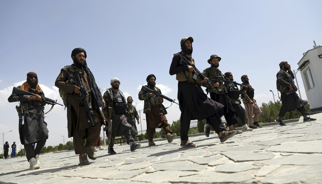 KABUL: Taliban-krigere patruljerer Kabuls gater. Nå møter gruppen motstand andre steder i landet.