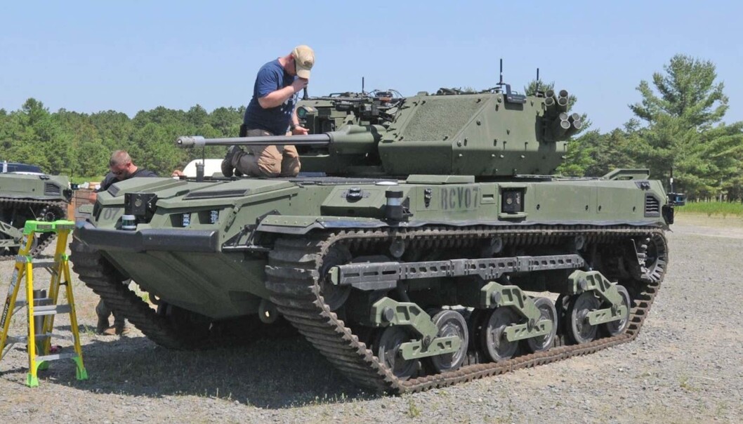 «MINI-TANK»: Det ubemannede kjøretøyet Ripsaw M5 med tårn fra Kongsberg Gruppen under testingen i Fort Dix. «MINI-TANK»: Det ubemannede kjøretøyet Ripsaw M5 med tårn fra Kongsberg Gruppen under testingen i Fort Dix.