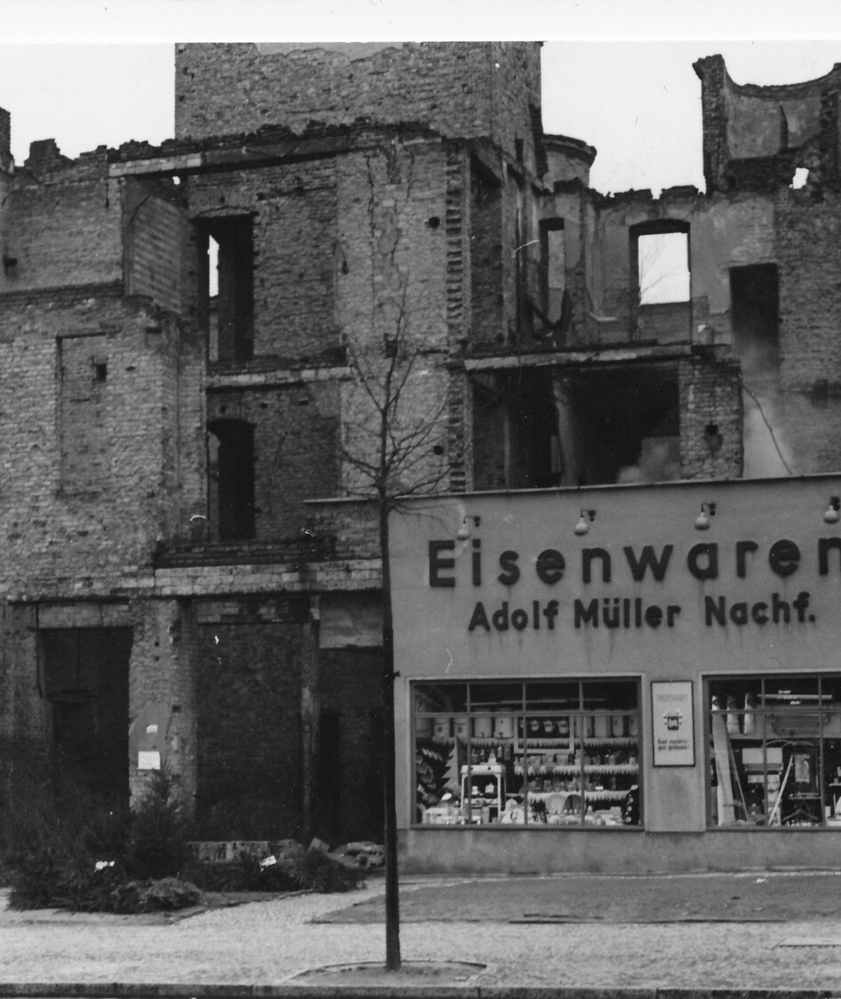 I byrjinga på Den kalde krigen i Berlin var spora frå andre verdskrig framleis godt synlege.