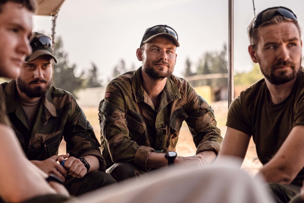 MÅTTE GOOGLE: Troppssjef i militærpolitikompaniet, tropp 3, HRS, Martin Aasen tar på seg nye oppgaver i Tbilisi. MÅTTE GOOGLE: Troppssjef i militærpolitikompaniet, tropp 3, HRS, Martin Aasen tar på seg nye oppgaver i Tbilisi.