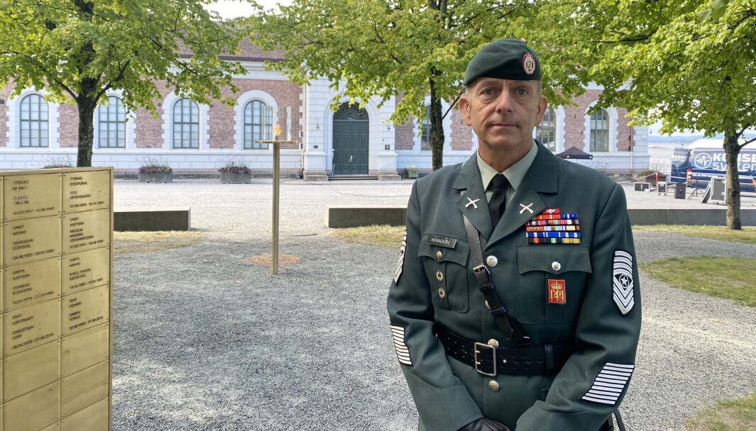 MONUMENT: Hærens sjefssersjant Rune Wenneberg tror flere veteraner og pårørende vil reise til Veteranmonumentet på Akershus festning. MONUMENT: Hærens sjefssersjant Rune Wenneberg tror flere veteraner og pårørende vil reise til Veteranmonumentet på Akershus festning.