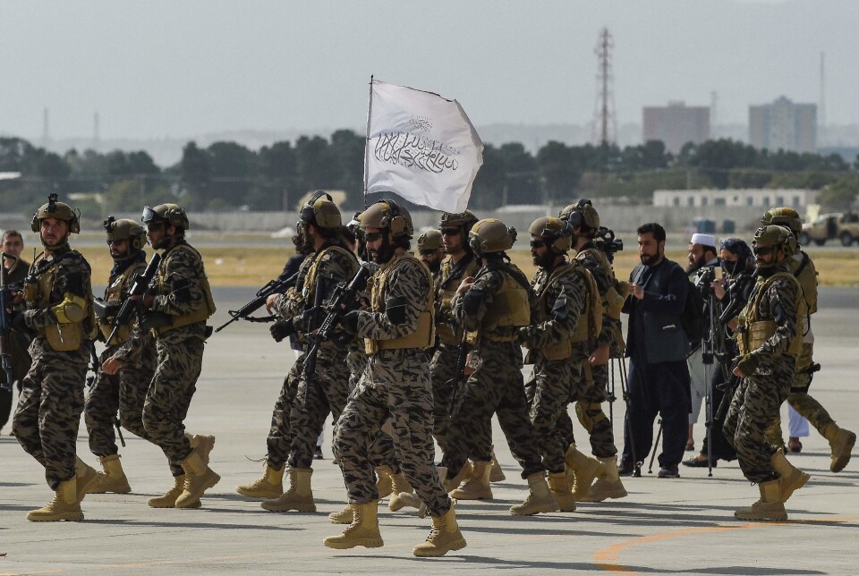 PENGER: Taliban skal ha beslagt gullbarrer og kontanter hos tidligere regjeringsmedlemmer i Afghanistan. Her ser vi talibanere i «Badri-styrken».