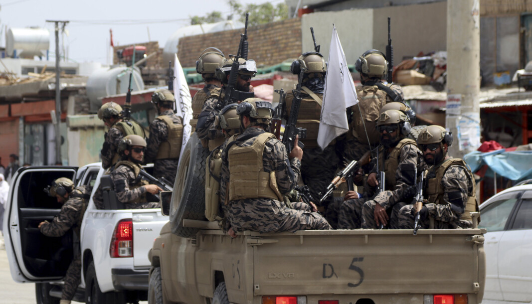 KABUL: Talibans spesialstyrker kjørte inn på Hamid Karzai internasjonale lufthavn etter at det siste amerikanske flyet hadde forlatt rullebanen. KABUL: Talibans spesialstyrker kjørte inn på Hamid Karzai internasjonale lufthavn etter at det siste amerikanske flyet hadde forlatt rullebanen.
