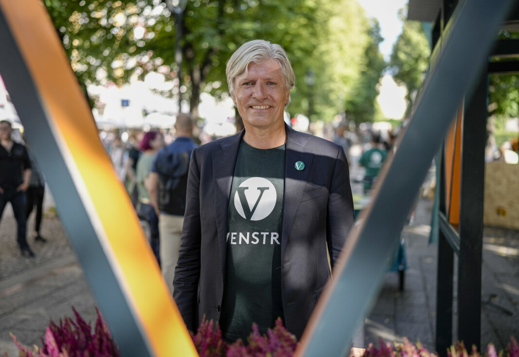 VALGKAMP: Stortingsrepresentant Ola Elvestuen (V) under åpningen av Venstres valgkamp ved Venstres valgbod på Karl Johan tirsdag ettermiddag. VALGKAMP: Stortingsrepresentant Ola Elvestuen (V) under åpningen av Venstres valgkamp ved Venstres valgbod på Karl Johan tirsdag ettermiddag.