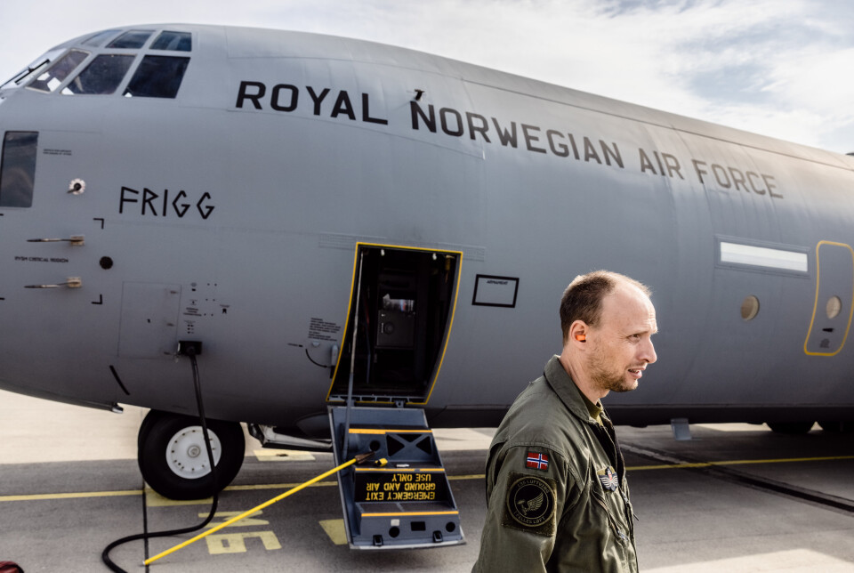 SKYTTELTRAFIKK: Dette flyet fløy fem ganger fra Tbilisi til Kabul for å evakuere afghanere, nordmenn og norsk personell.