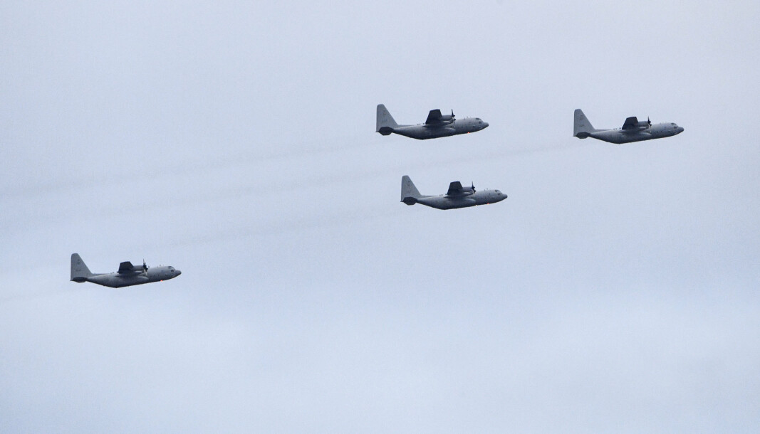 HERCULES: Fire fly av typen TP-84 Hercules flyr over Malmø.