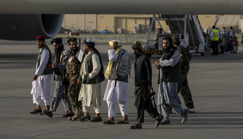 KABUL: Taliban har full kontroll på Hamid Karzai internasjonale lufthavn. Nå roses de av Det hvite hus.