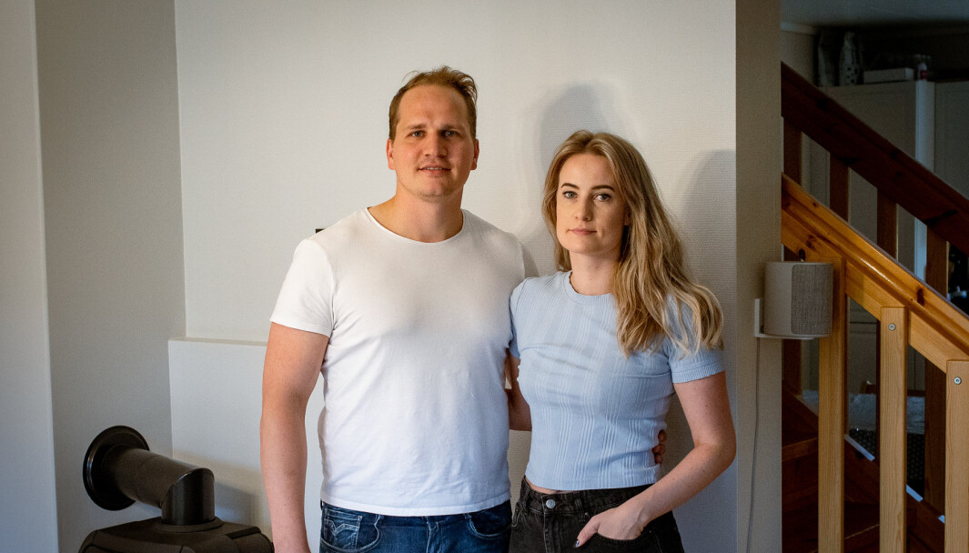 VURDERER Å FLYTTE: Troppsjef Kevin Brendesæter-Janz (29) og samboeren Kristine Holmgard (30) i rekkehuset de leier av Forsvaret på Bardufoss. VURDERER Å FLYTTE: Troppsjef Kevin Brendesæter-Janz (29) og samboeren Kristine Holmgard (30) i rekkehuset de leier av Forsvaret på Bardufoss.