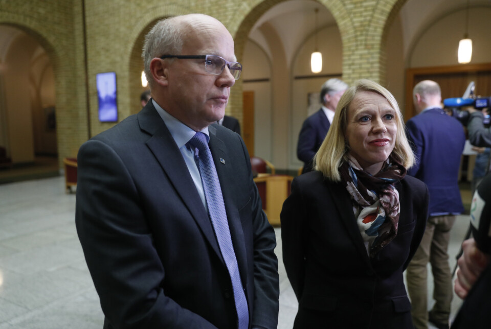 KRITISK: Stortingsrepresentant og medlem av Utenriks- og forsvarskomiteen Hårek Elvenes (H), mener at regjeringens satsing på HV er feilslått. Her er han med utenriksminister Anniken Huitfeldt (Ap).
