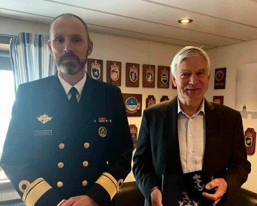 Tildelt Sjøforsvarets fortjenstmedalje