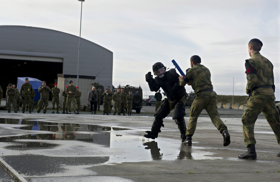 Bildet er fra en rekrutteringscamp arrangert av Luftforsvaret for elever fra videregående skoler i Trøndelagsfylkene og Møre og Romsdal.