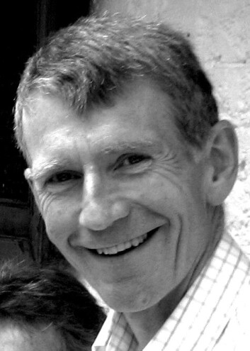 Forfattar Tony Insall. Forfattar Tony Insall.