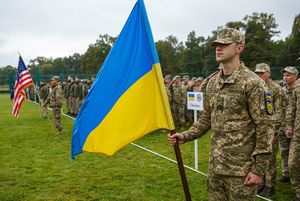 FELLES ØVELSE: Ukrainske og amerikanske soldater sto oppstilt på åpningsseremonien av øvelsen «Rapid Trident» mandag. Øvelsen foregår fra 20. september til 1. oktober i Ukraina.