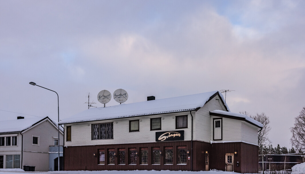 BY: Svingen café er blant flere serveringssteder der Bardufoss' over 2500 innbyggere kan feire den nye bystatusen. BY: Svingen café er blant flere serveringssteder der Bardufoss' over 2500 innbyggere kan feire den nye bystatusen.
