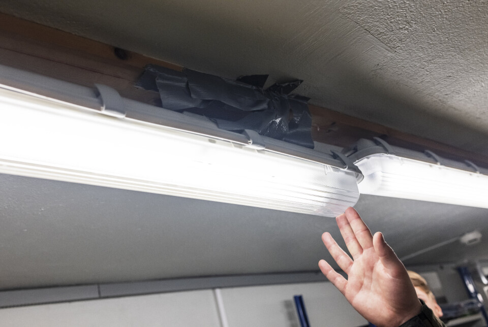 QUICK-FIX: Gaffa-teip er en midlertidig løsning i den gamle kasernen på Kolsås.
