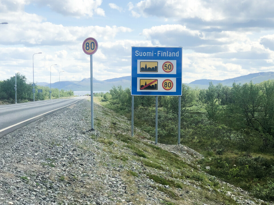 I ENDEN: Jammetesten gjennomføres på veistrekningen E8 i Skibotndalen. I motsatt endre krysser veien grensen mot Finland.