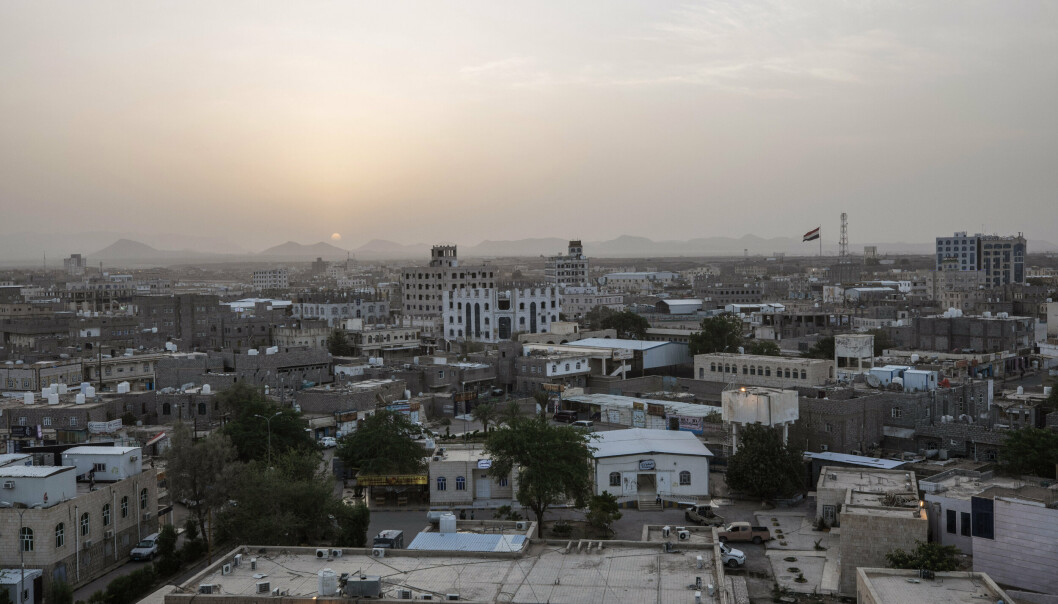 VIKTIG: Solnedgang i Maarib i Jemen 21. juni 2020. De siste to dagene har rundt 100 personer mistet livet i kamper rundt den strategisk viktige byen.