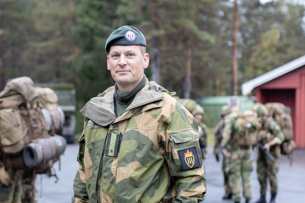 TILPASSING: Utdannelsen på Krigsskolen må nå passe for kadetter med og uten tidligere militærerfaring. Men hovedlærer major Johannes Kibsgaard sier at variert bakgrunn også er en styrke. TILPASSING: Utdannelsen på Krigsskolen må nå passe for kadetter med og uten tidligere militærerfaring. Men hovedlærer major Johannes Kibsgaard sier at variert bakgrunn også er en styrke.