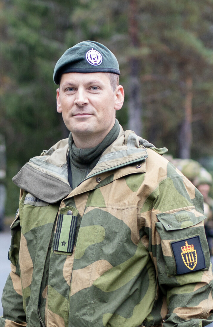 TILPASSING: Utdannelsen på Krigsskolen må nå passe for kadetter med og uten tidligere militærerfaring. Men hovedlærer major Johannes Kibsgaard sier at variert bakgrunn også er en styrke.