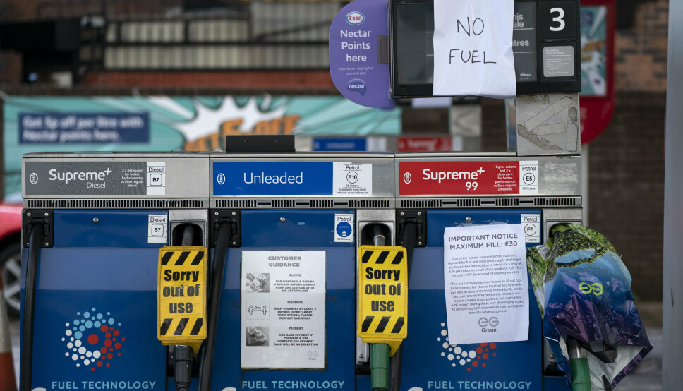 MANGEL: Mange bensinstasjoner er tomme for bensin i Storbritannia.
