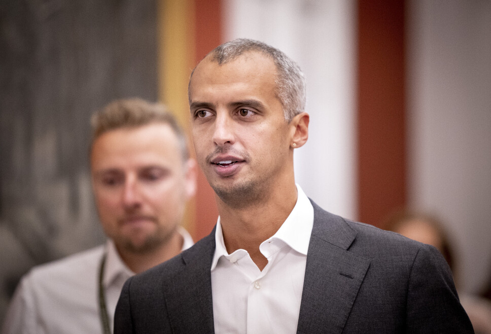 MINISTER: Utlending- og integrationsminister Mattias Tesfaye under en høring i Folketing om afghanske flyktninger 20. september.