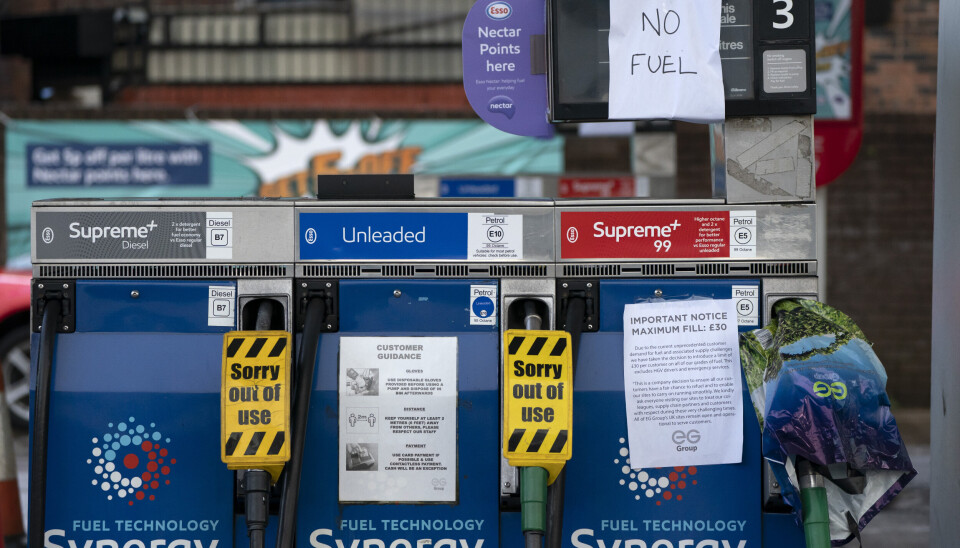 BENSIN: Stengte bensinpumper i Manchester tidligere i uken. Nå settes britiske soldater inn for sende drivstoff til pumpene.