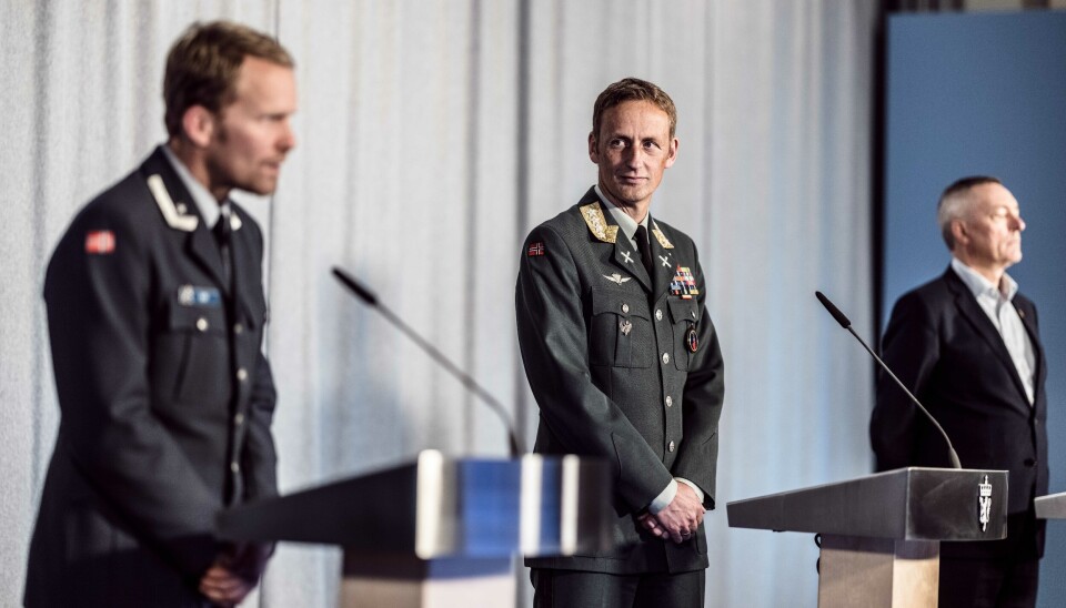 FREMLEGGING: Prosjektleder Hans Jakob Bøe, forsvarssjef Eirik Kristoffersen og forsvarsminister Frank Bakke-Jensen.