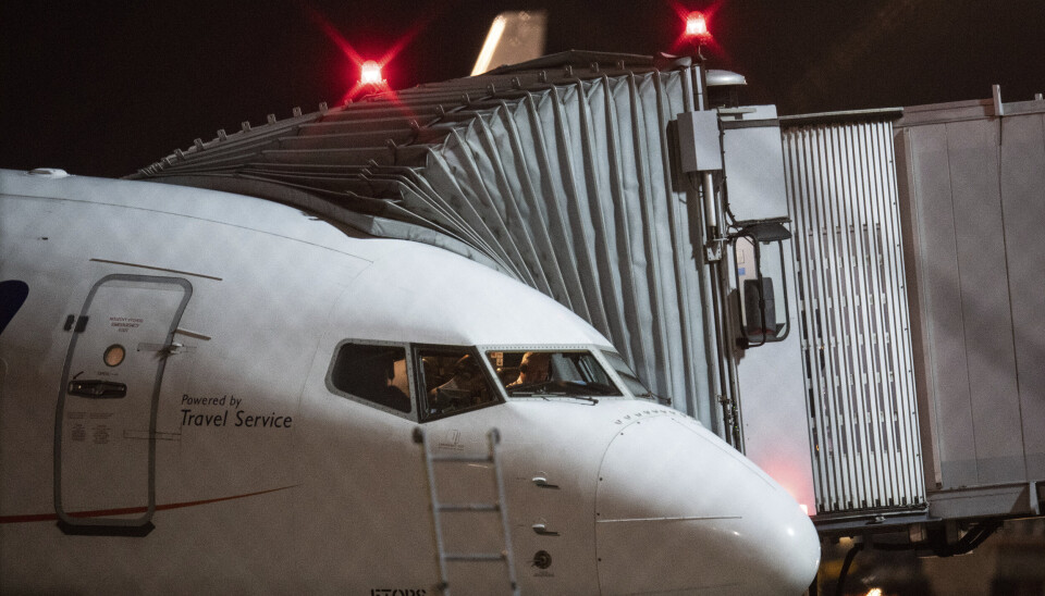 LANDET: Charterflyet med kvinnene og barna som Tyskland og Danmark hentet fra Syria, ankom på flyplassen i Frankfurt tidlig torsdag morgen.