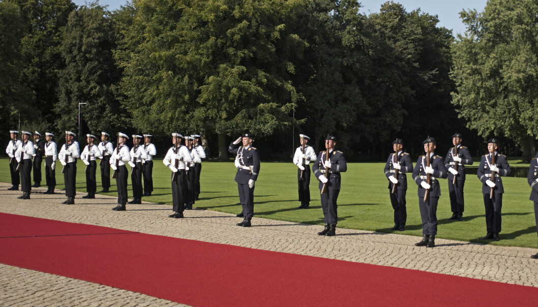 SUSPENDERT: Det tyske forsvaret har suspendert flere gardister etter anklager om seksuelle overgrep og å forfekte høyreekstremt tankegods. SUSPENDERT: Det tyske forsvaret har suspendert flere gardister etter anklager om seksuelle overgrep og å forfekte høyreekstremt tankegods.