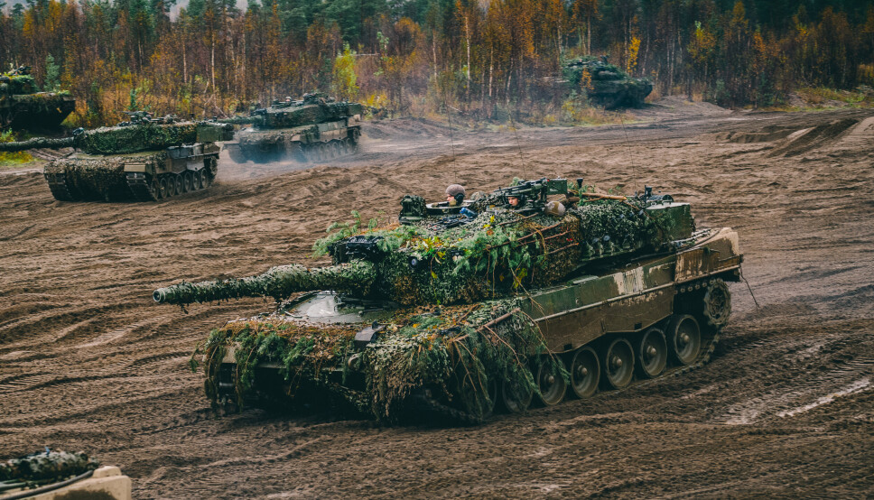 FASES UT: Leopard 2A4NO stridsvogner på øvelse i Indre Troms. Neste år undertegnes kontrakt med ny leverandør.