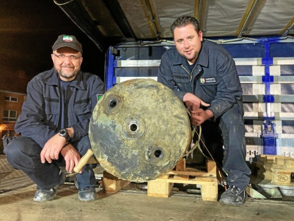 DEAKTIVERT: Frank Stommel (t.v.) og Martin Bartels klarte å deaktivere bomben.