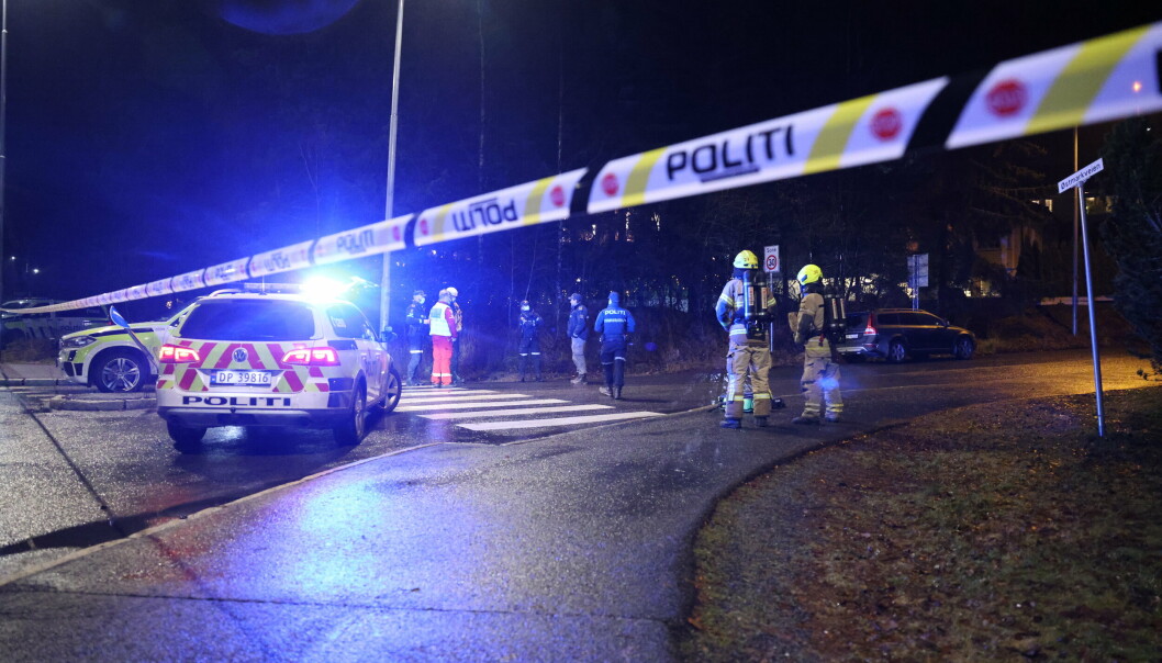 GRANAT: Politiet er i Østmarkveien i forbindelse med funn av en gammel granat i desember 2020. Lørdag ble det gjort funn av en gammel granat ved en privatadresse i Langesund.