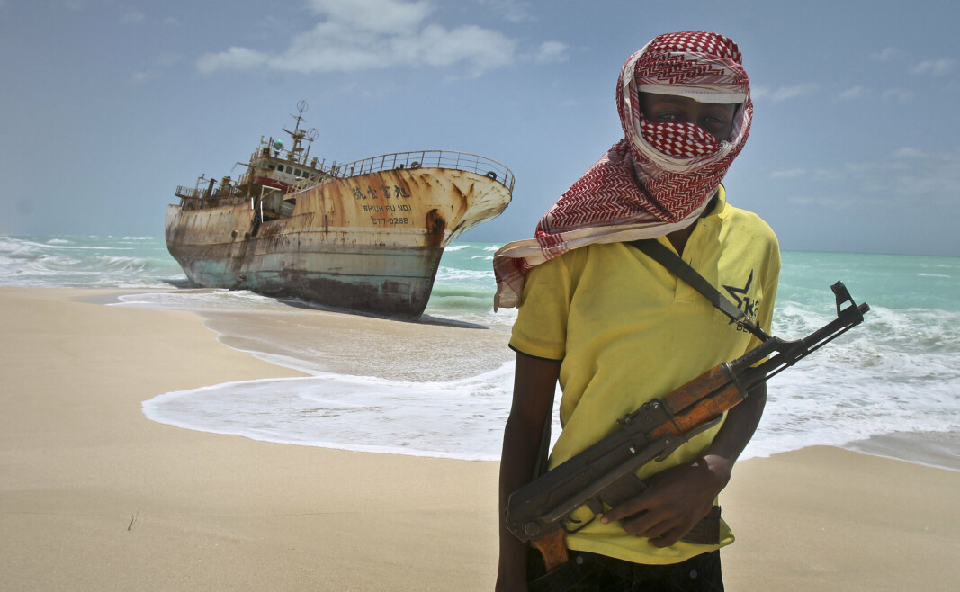 PIRAT: Illustrasjonsbilde fra 2012 av en somalisk pirat i Adenbukta.