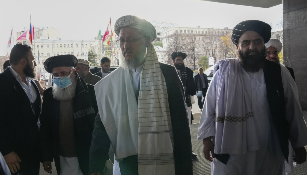 MOSKVA: En delegasjon fra Taliban i Moskva tidligere i dag. Mandag hyllet Talibans innenriksminister en gruppe selvmordsbombere. MOSKVA: En delegasjon fra Taliban i Moskva tidligere i dag. Mandag hyllet Talibans innenriksminister en gruppe selvmordsbombere.
